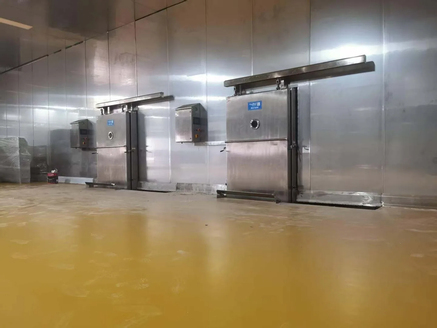 Can a Vacuum Cooler’s Chamber, Pump and Chiller Go in Different Rooms?
